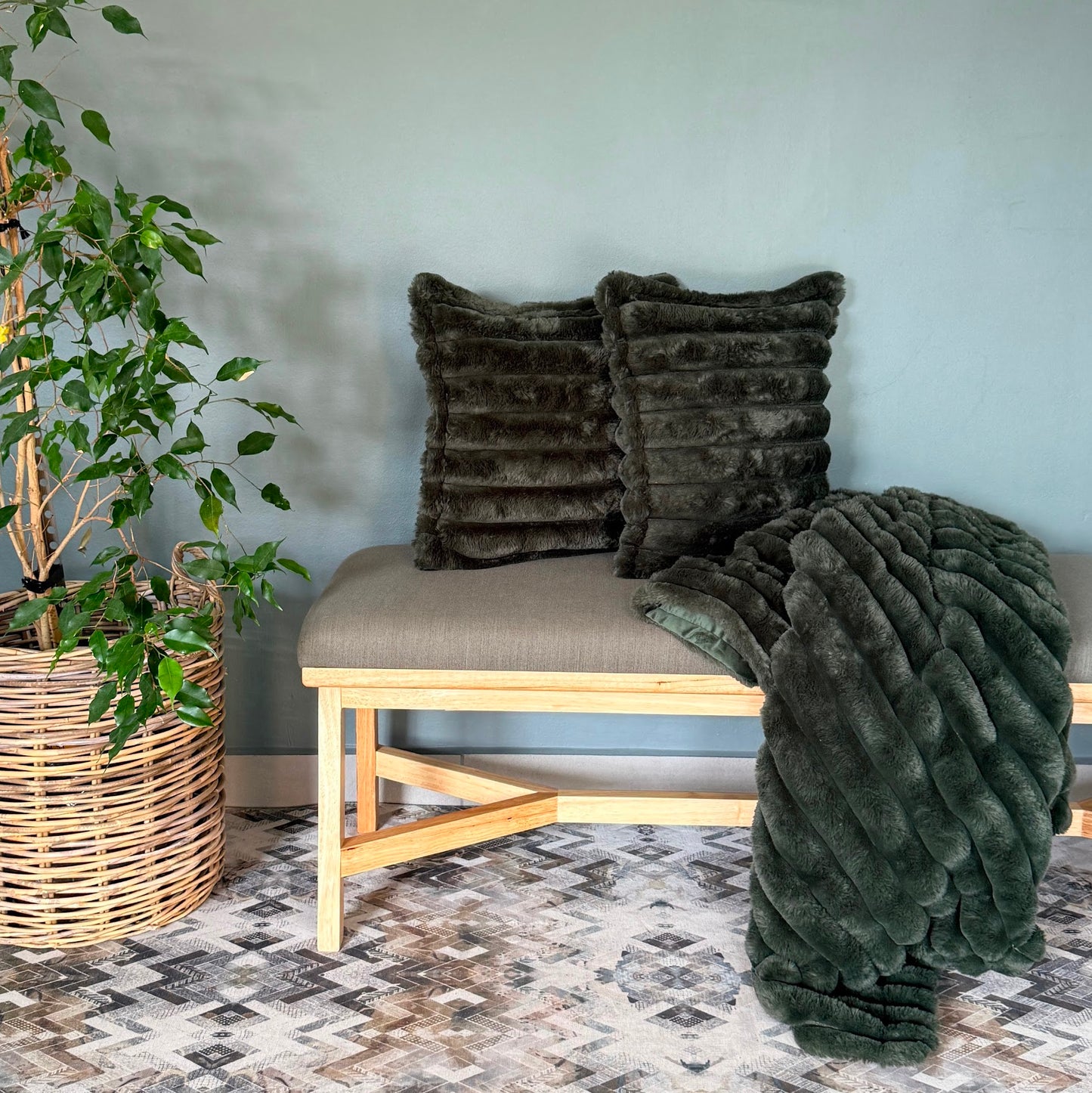Faux Fur Throw & Cushion Combo – Luxury Home Comfort