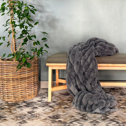 Faux Fur Throw Blanket – Soft, Stylish & Luxuriously Cozy