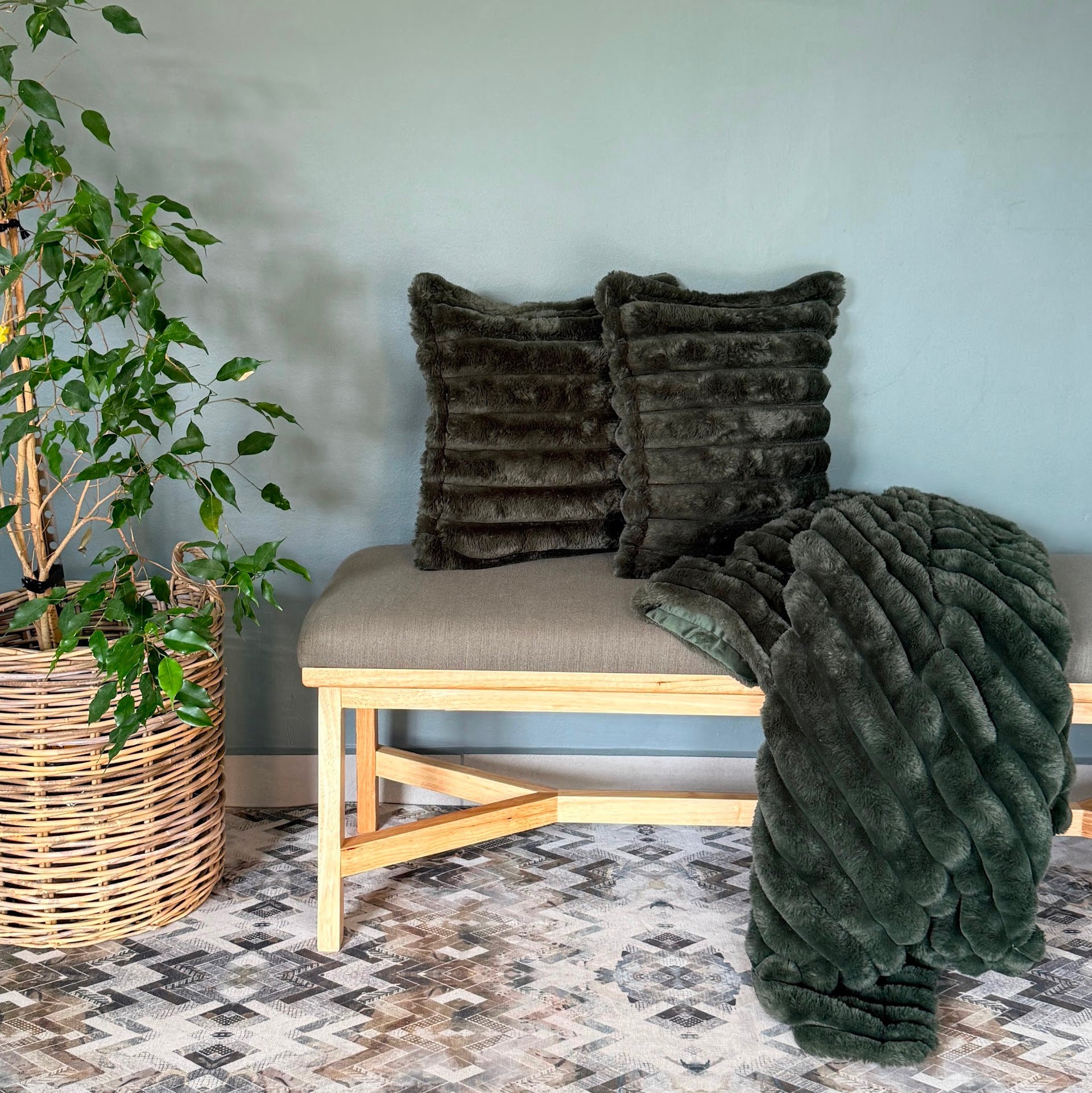 Faux Fur Throw Cushion Combo – Luxury Home Comfort – Inside Out