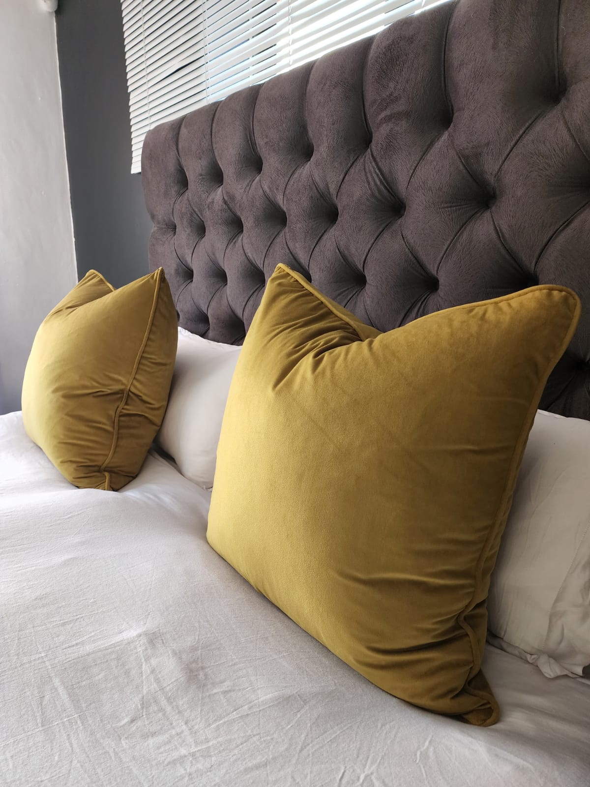 Bed scatter cushions best sale