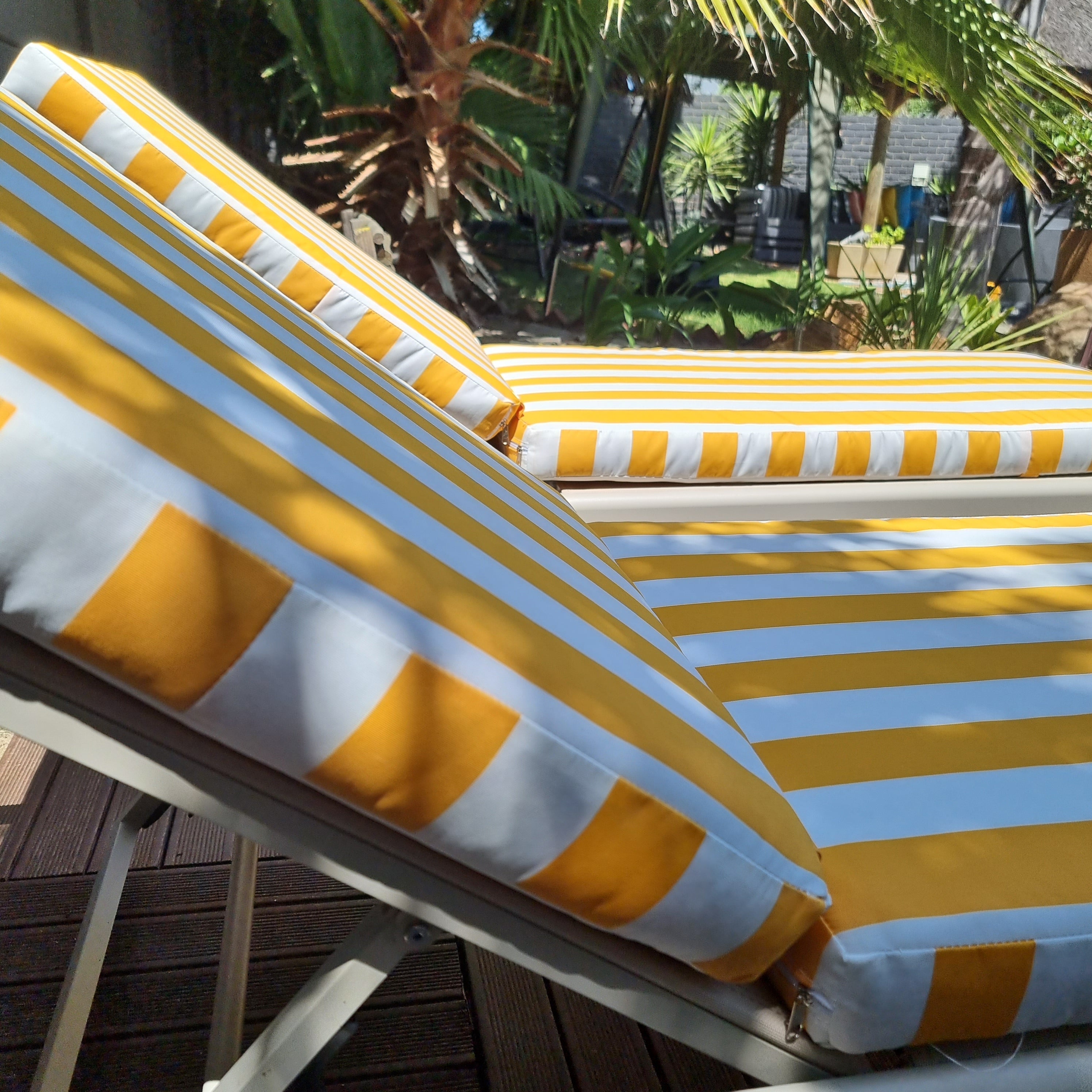 Yellow sun lounger online cushions